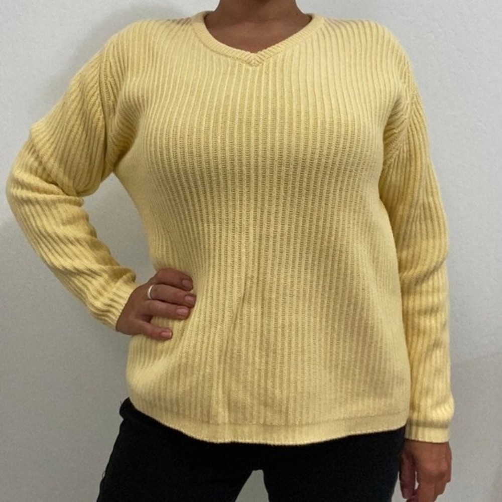 L.L. Bean Women's L Yellow Thick Knit V Neck Ribbed Sweater Pullover Crew